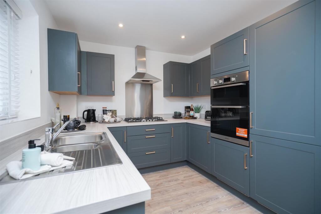 Crest Nicholson (22).jpg