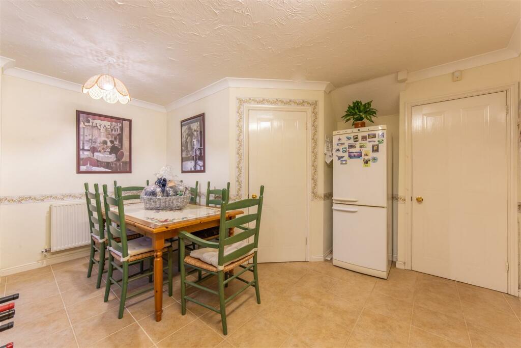 37 Birch Grove-18.jpg