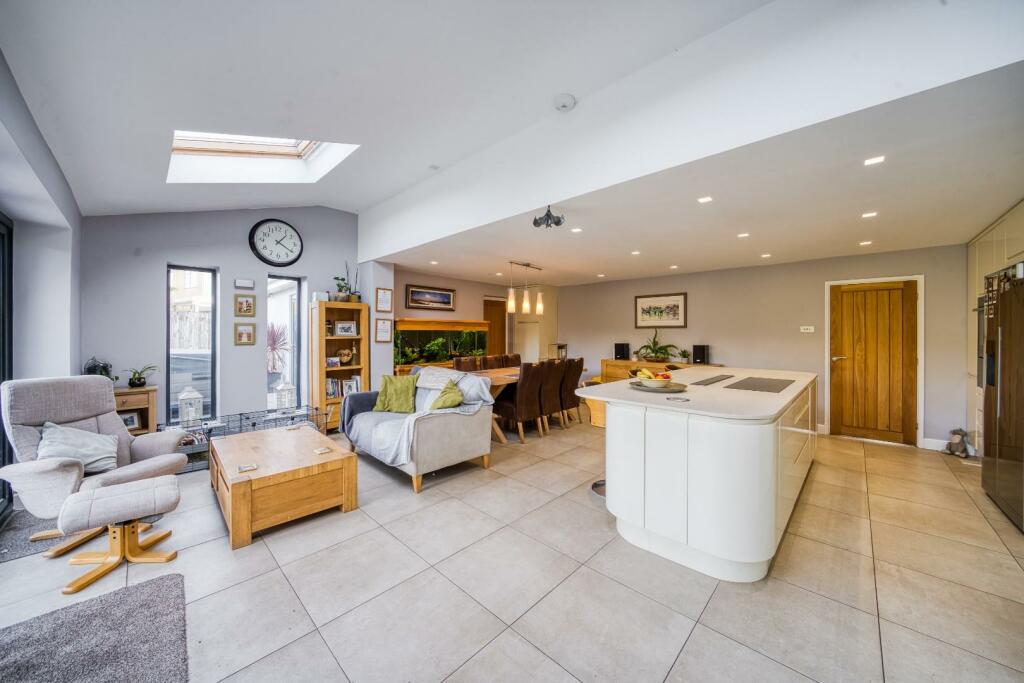 34 Cleeve drive - Mark Templer X PhotoCB 30.jpg