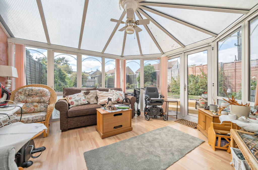 1340663-5-689de9b...