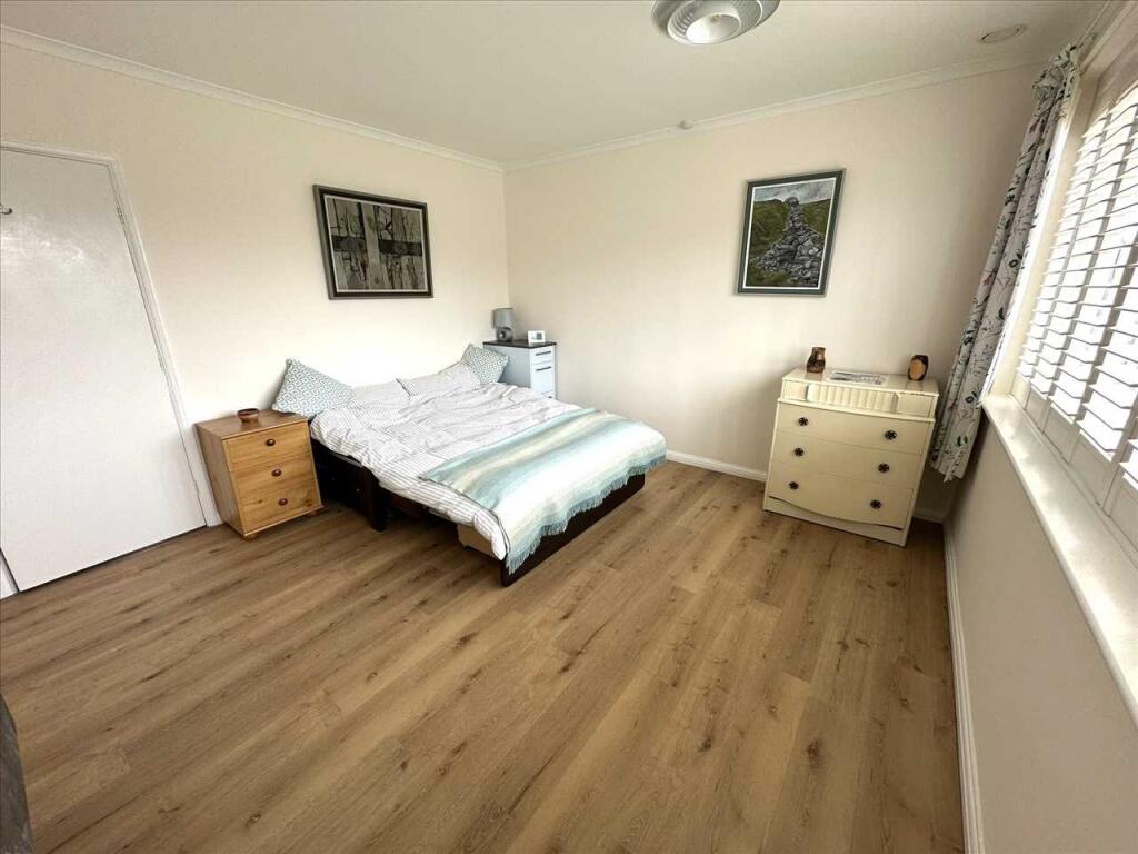 Bedroom (front)