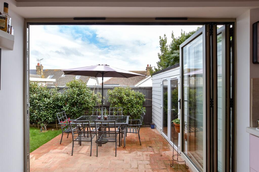 External Lifestyle Photograph