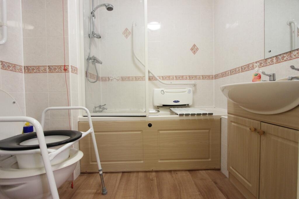 Photo 6