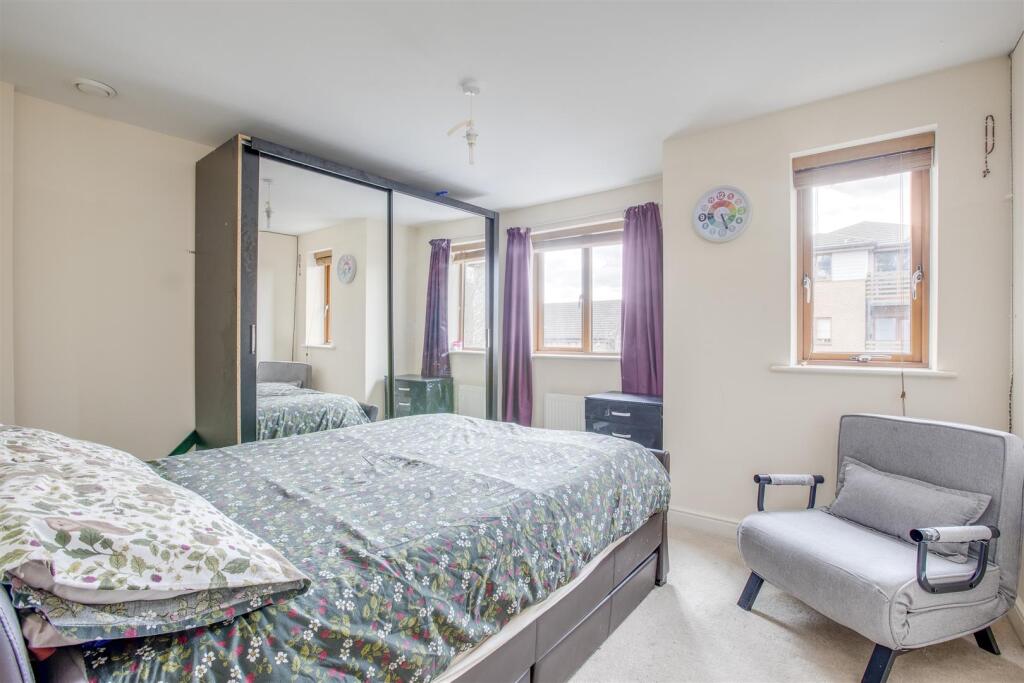 68 John North Close, HP11 1FQ-4.jpg