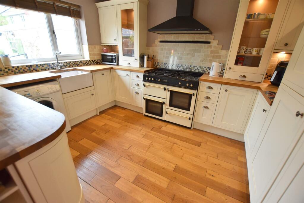 LIVING KITCHEN DINER