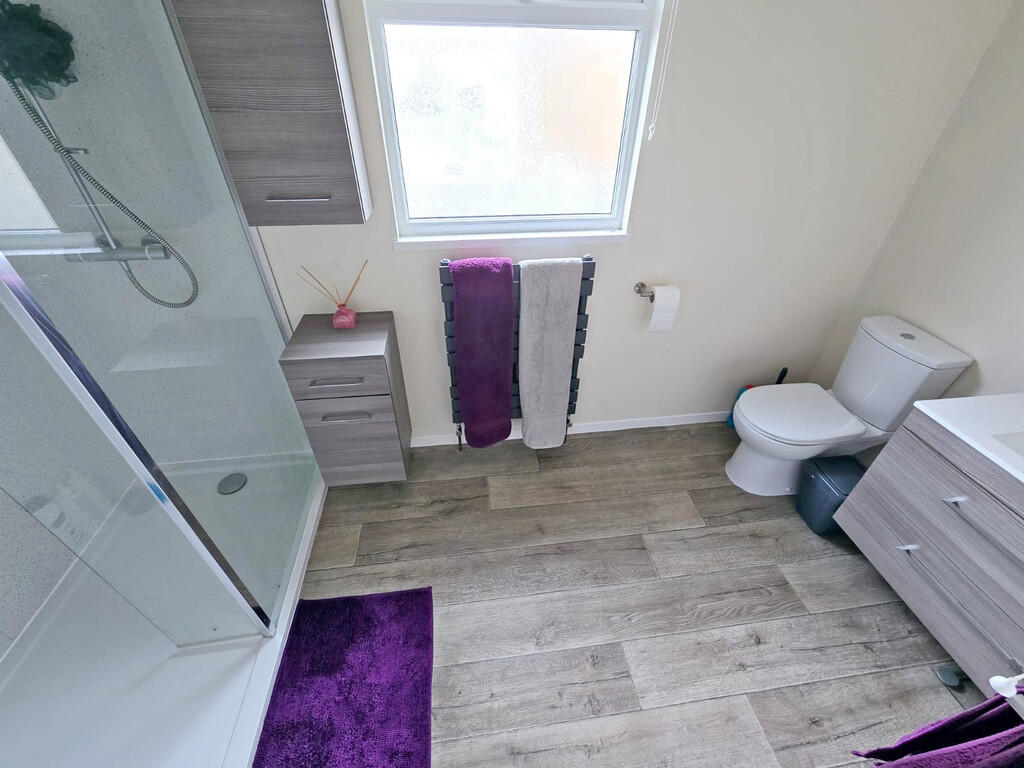 En-suite (4)