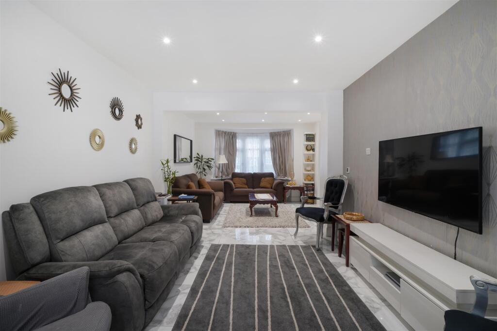 510 Whitton Avenue West - EQu1y6ivuhbvj0twlLUI.jpg