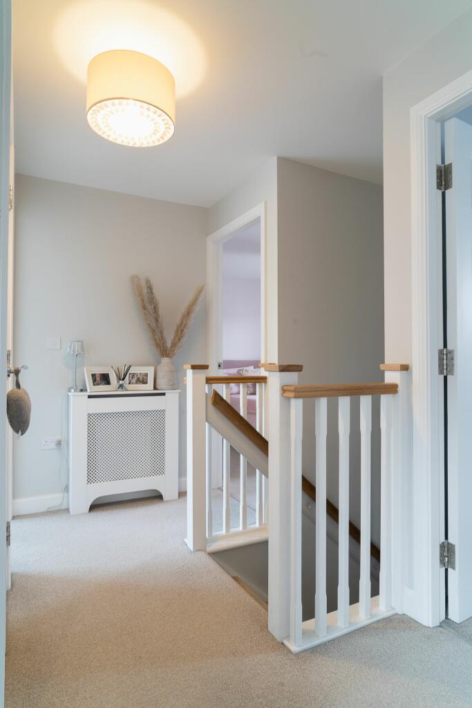 FIRST FLOOR LANDING