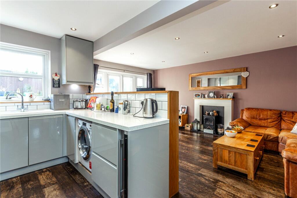 Kitchen/Living Area
