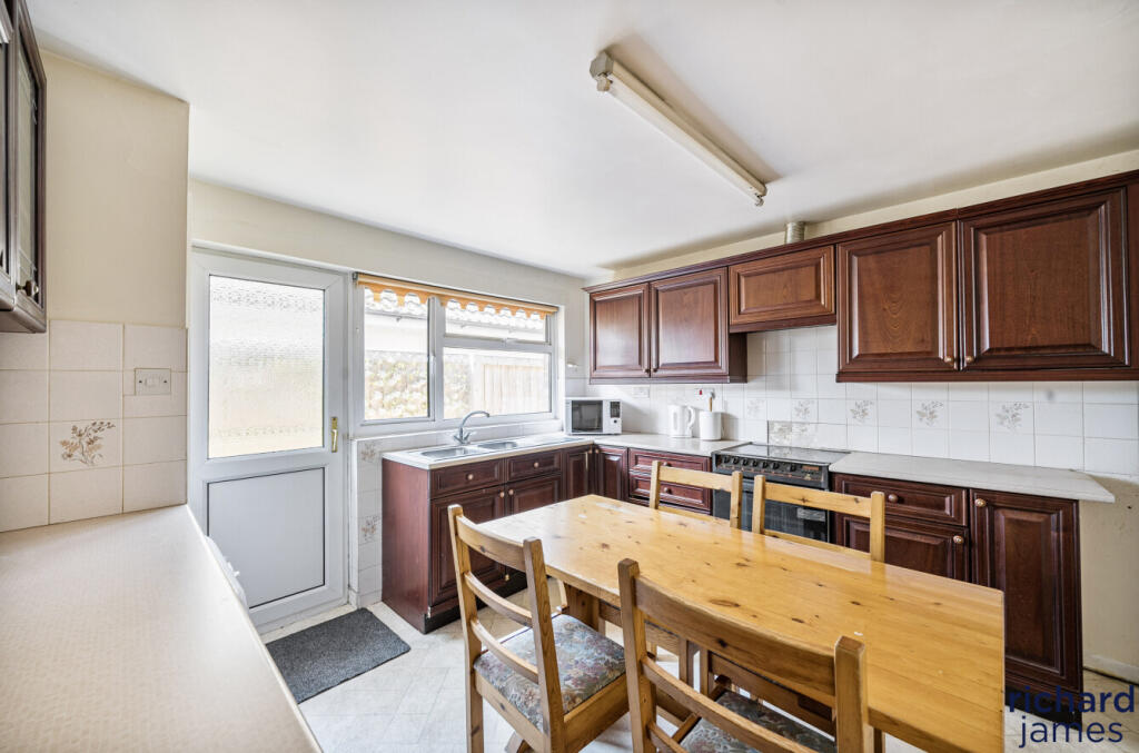 6572ebee02e34845b85e95d44c3cc711