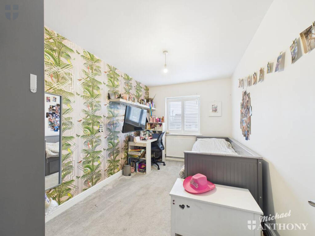 CAM03218G0-PR0806-STILL006-thumbnail-h750-70