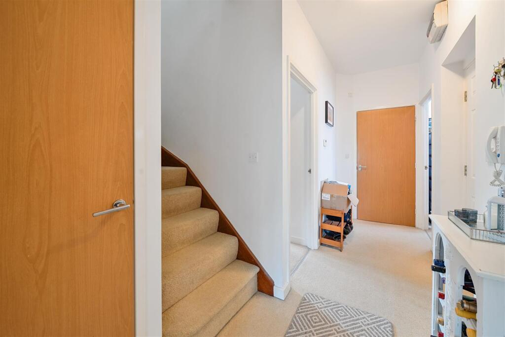 73 Reffield Close, Towcester (18).jpg