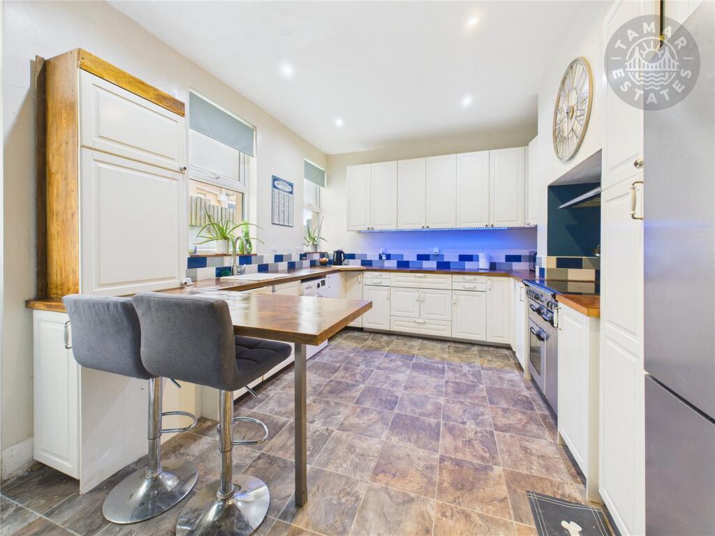 Kitchen/Breakfast Rm