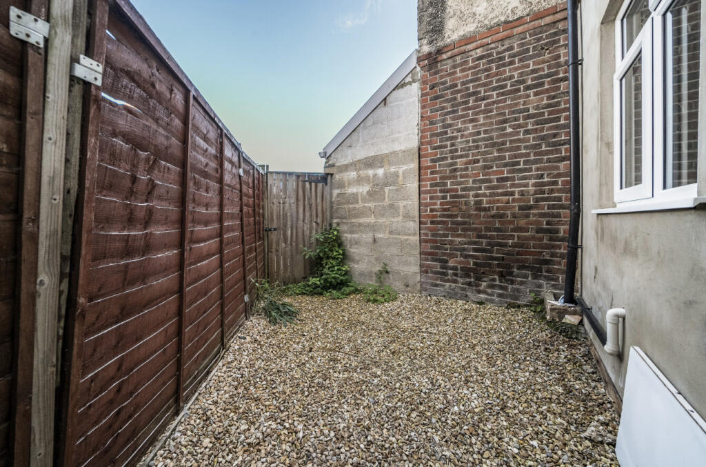 1358138-22-68cd88...