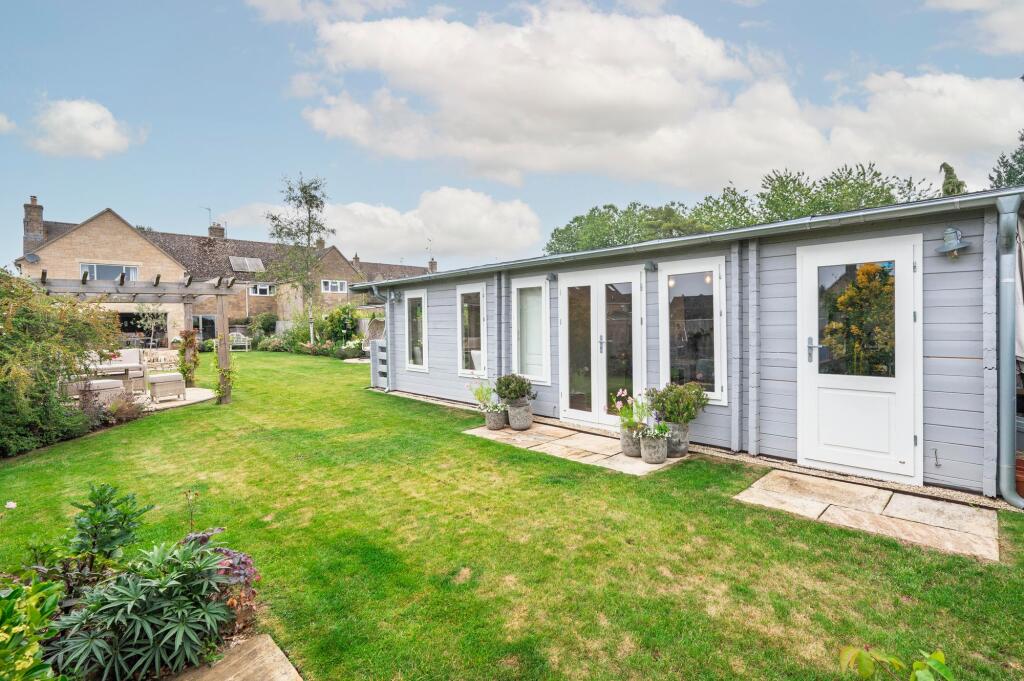 Rear Garden &amp; Summer House