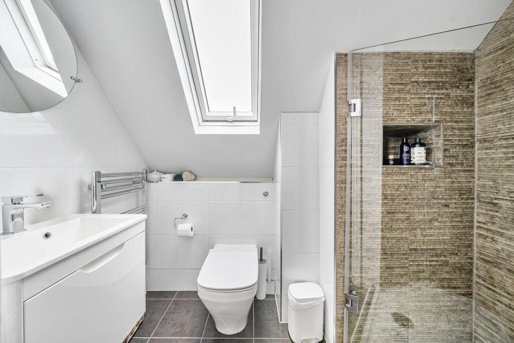 1350289-2-68c175c...