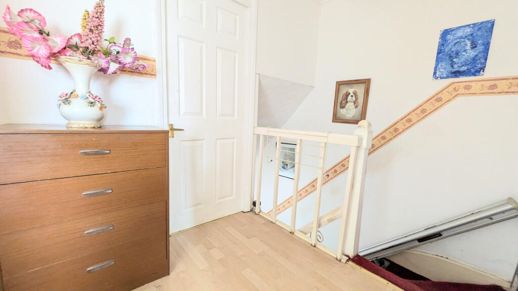 PXL_20251001_094443343.MP~2