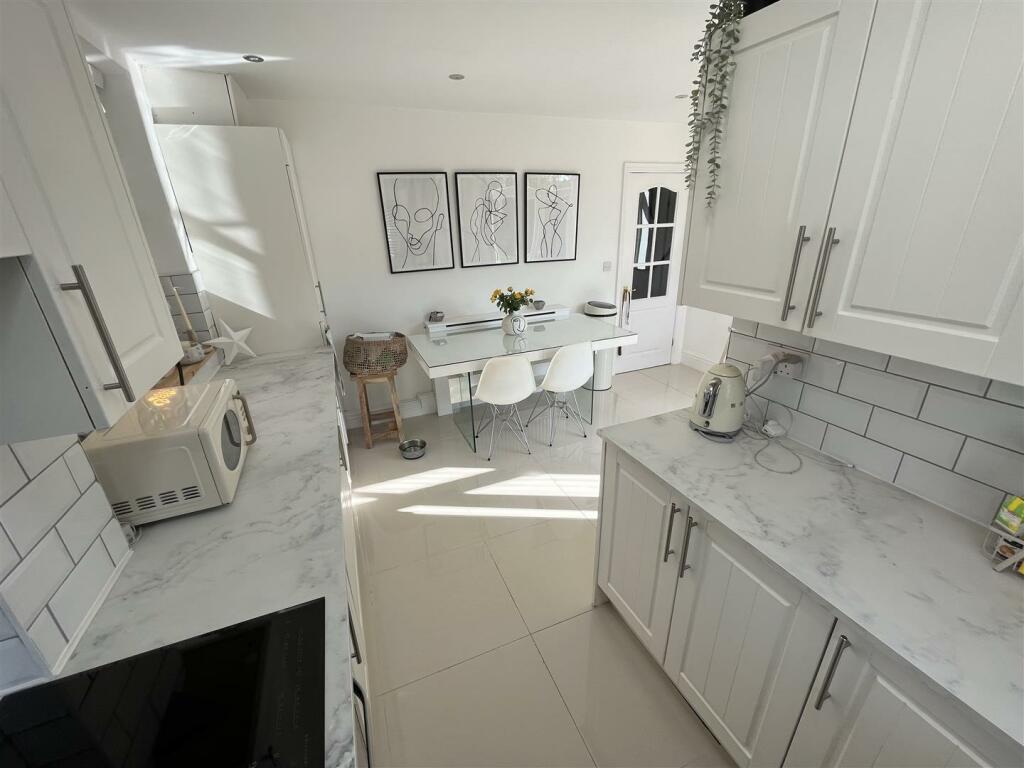 Kitchen Aspect 6.jpg