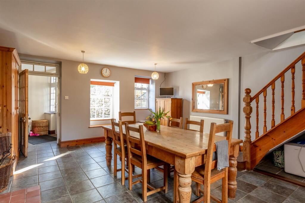 Chapel Cottage, Long Ashton Dining Area.jpg
