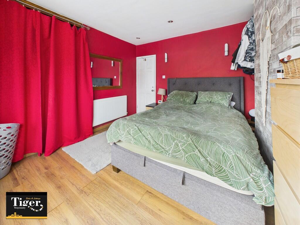 CAM02176G0-PR0664...