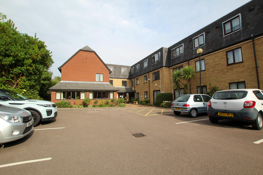 Main Building/Entran