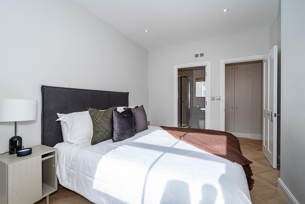 202_A_Hamlet_Gard...