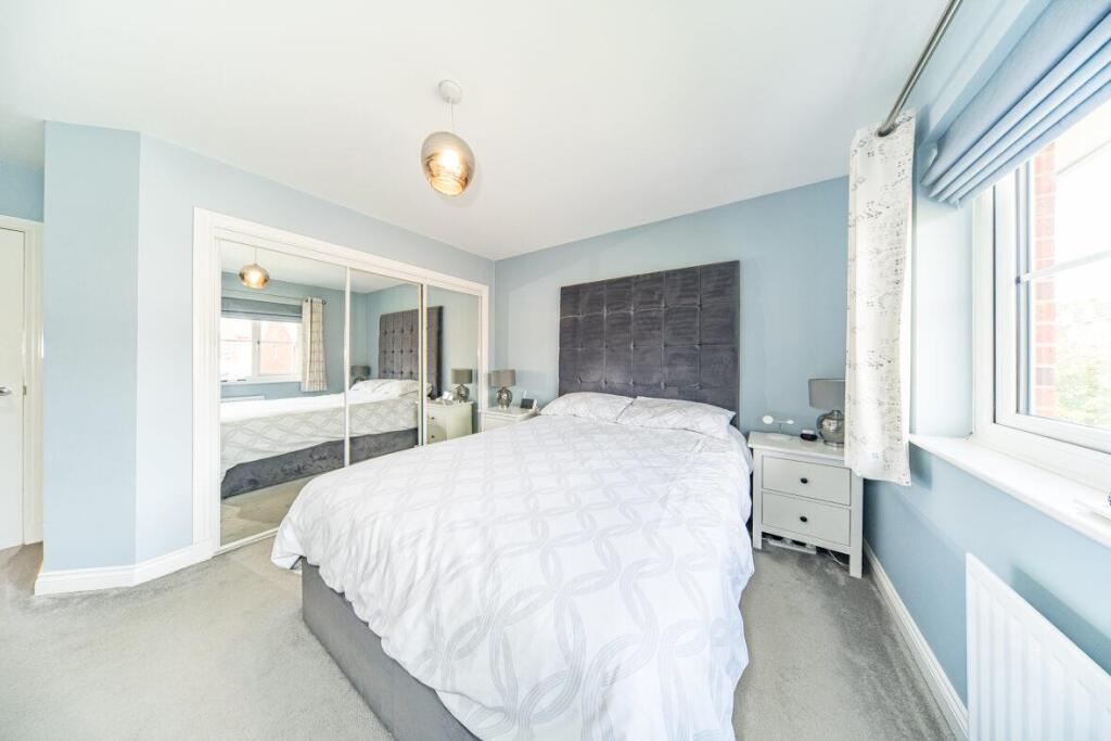 11 Atherton Drive bedroom 1 2.jpg