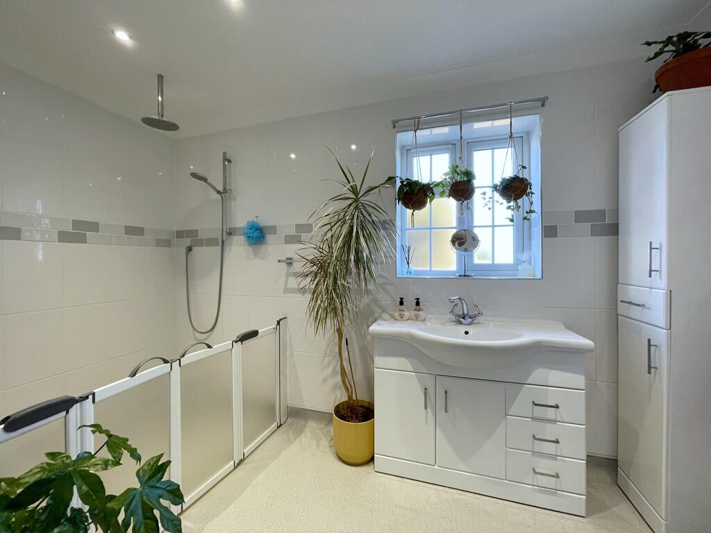 Annex Wet Room