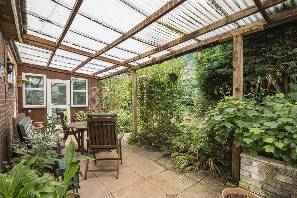 10 Beech Avenue, Lutterworth