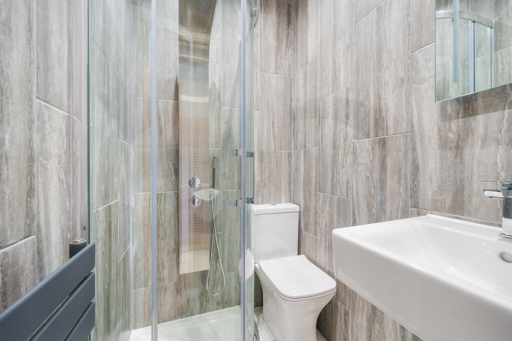 En Suite for Bedr...