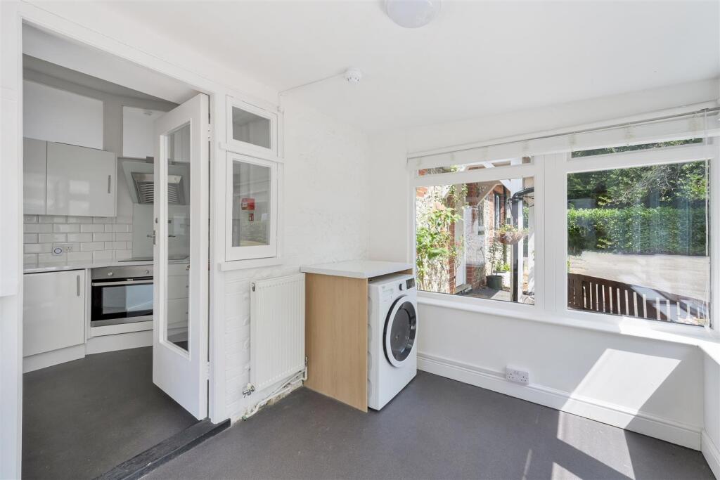 SPINNEY COTTAGE FLAT  (20).jpg