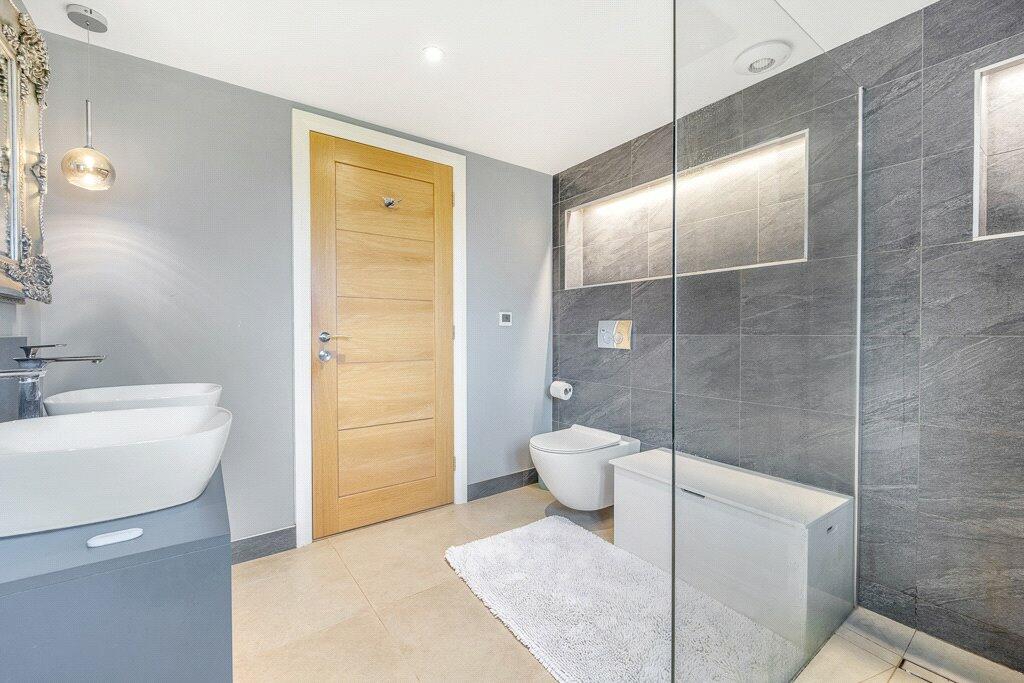 Principal Bathroom