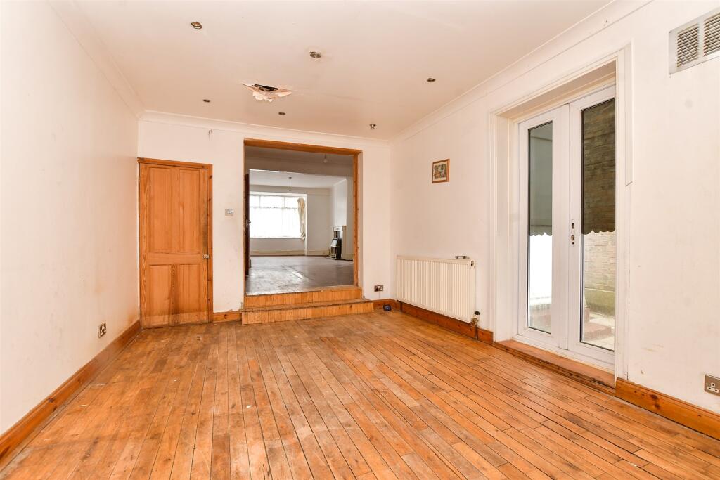Kitchen/Breakfast Area