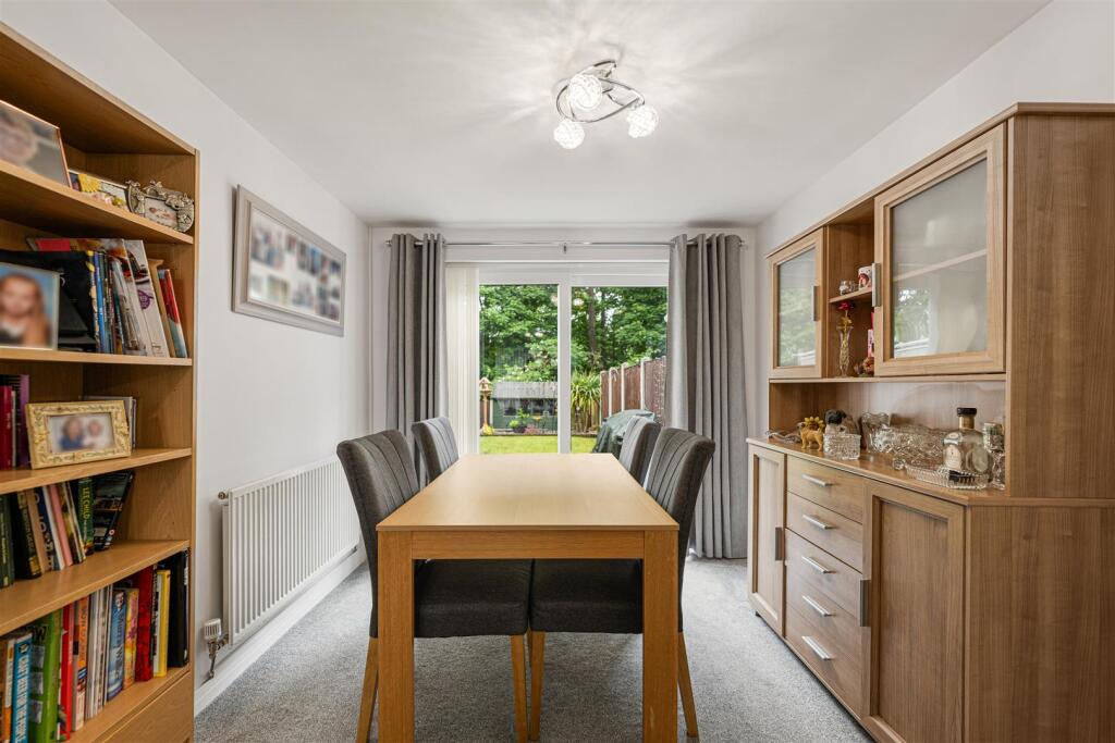 7 Woodview Close-07.jpg