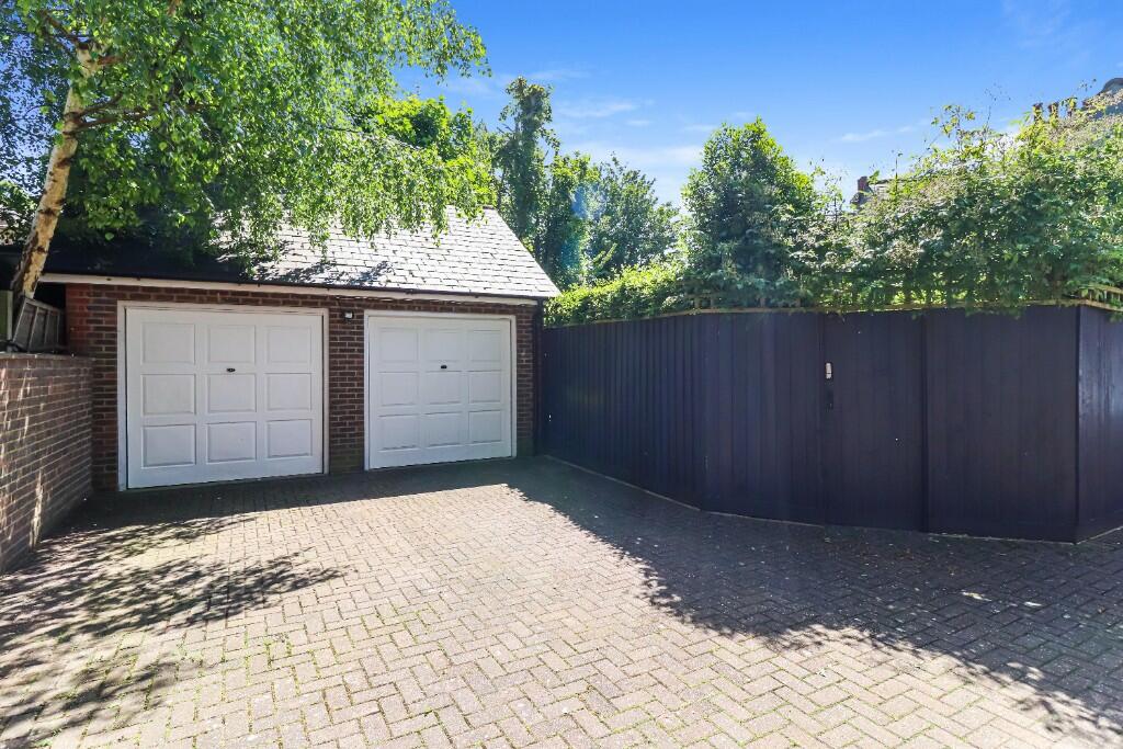 Garage &amp; parking