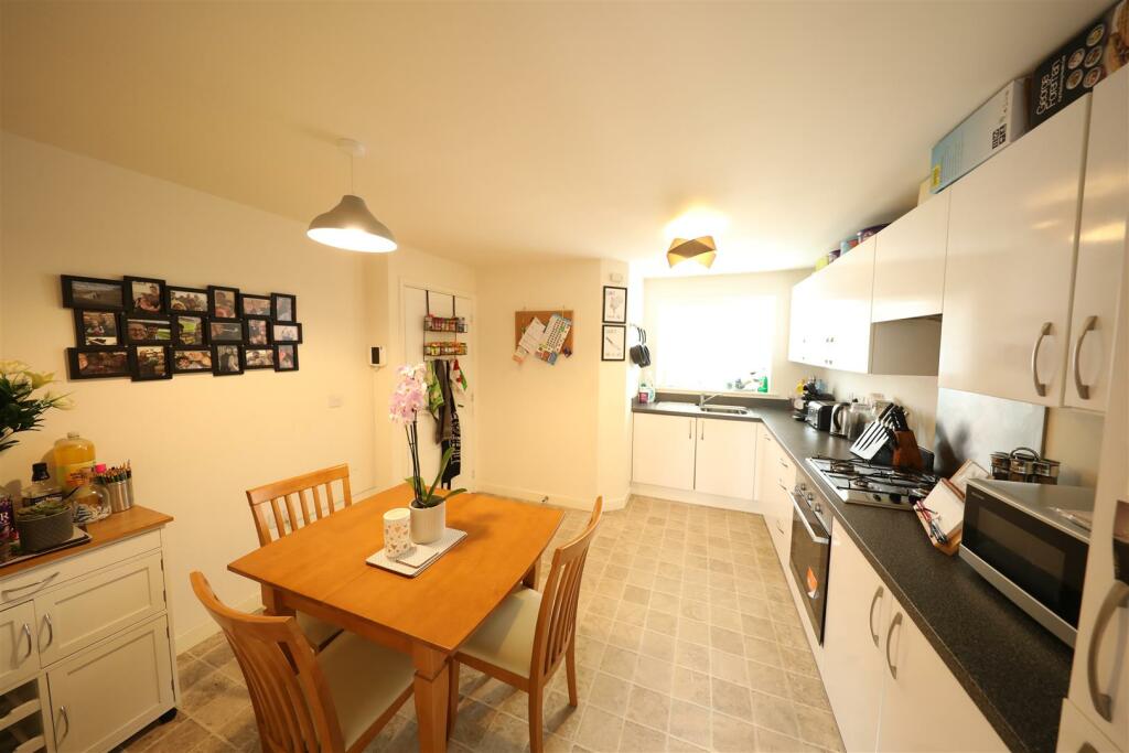 Kitchen diner