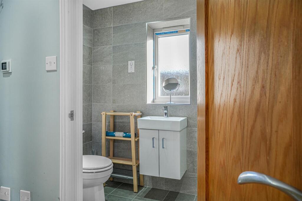 6 Bugbrooke Road, Gayton (11).jpg