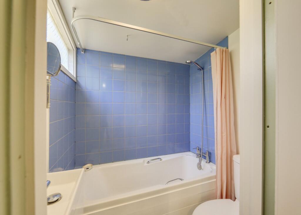 Studio Bathroom 