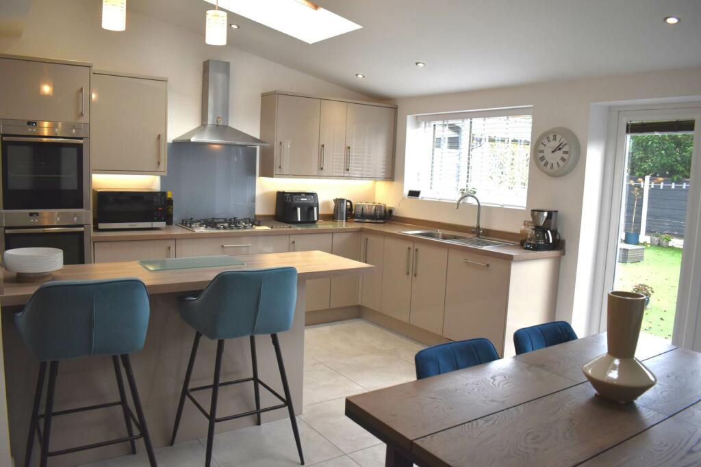 Kitchen/Diner/Family