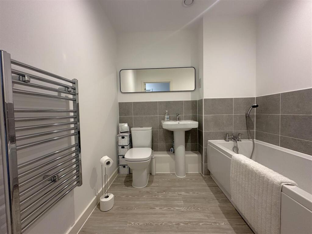 Main Bathroom