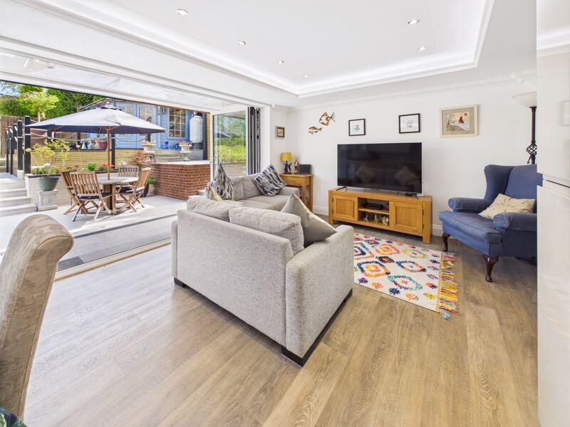 LIVING ROOM AREA