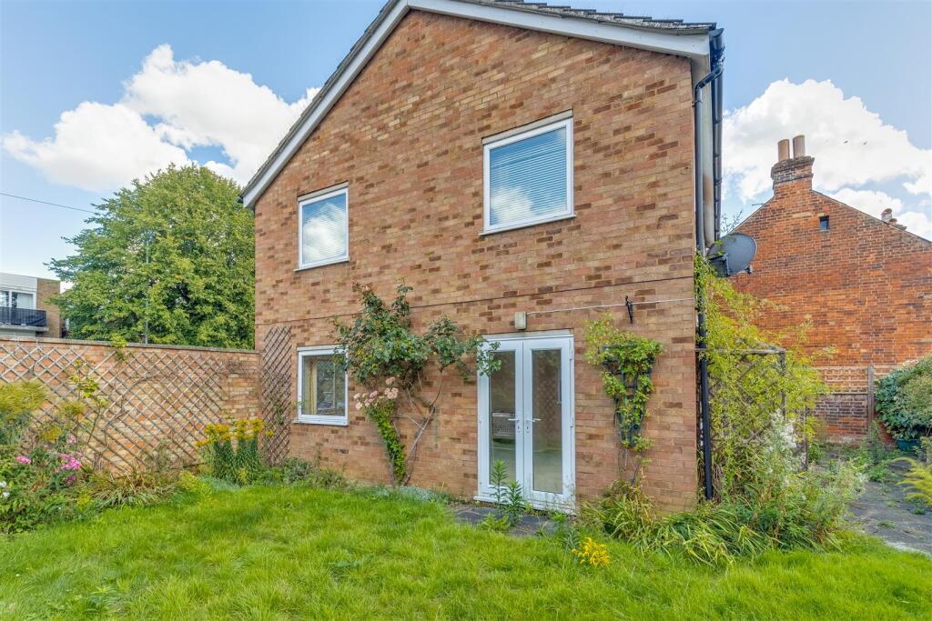 Stevenage Road 6-26.jpg