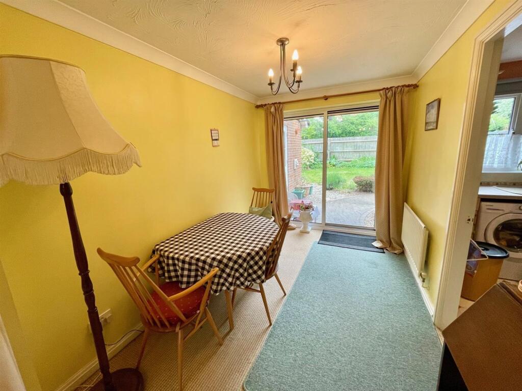 2 Oaklands Wood Dining Room.jpg