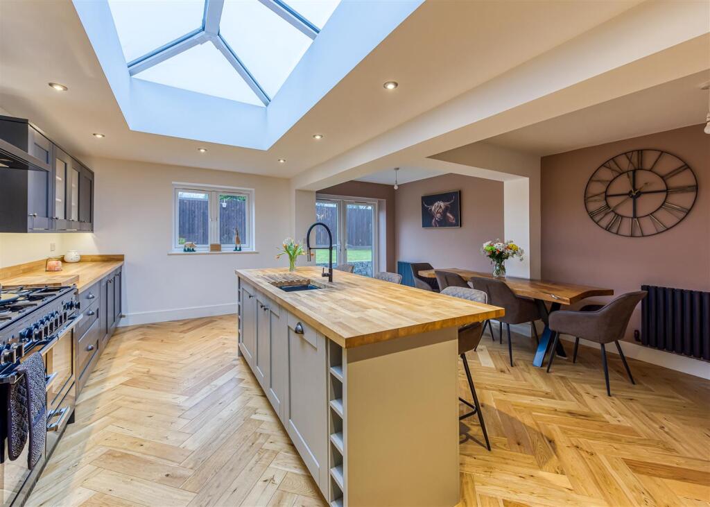 3 Bratch Lane-Kitchen (2).jpg