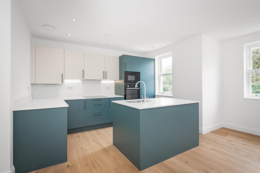7. Kitchen.jpg