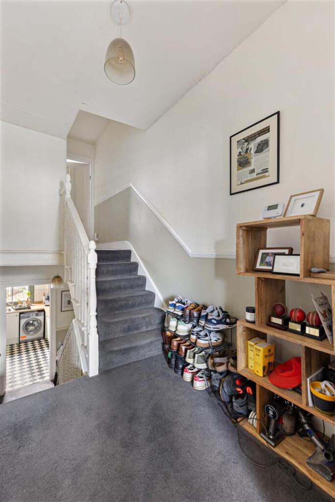 West Avenue Road, E17