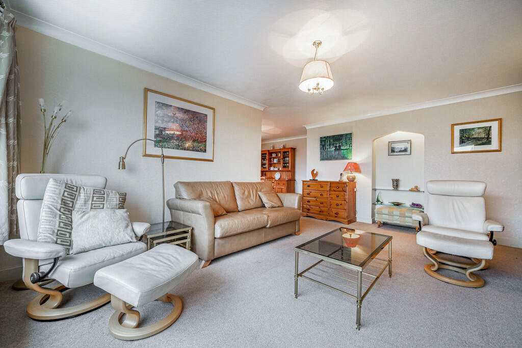 Living / Dining R...