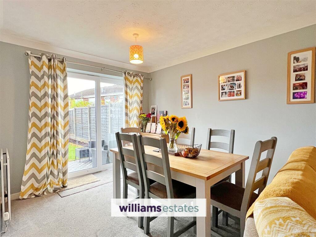 Living/Dining Area