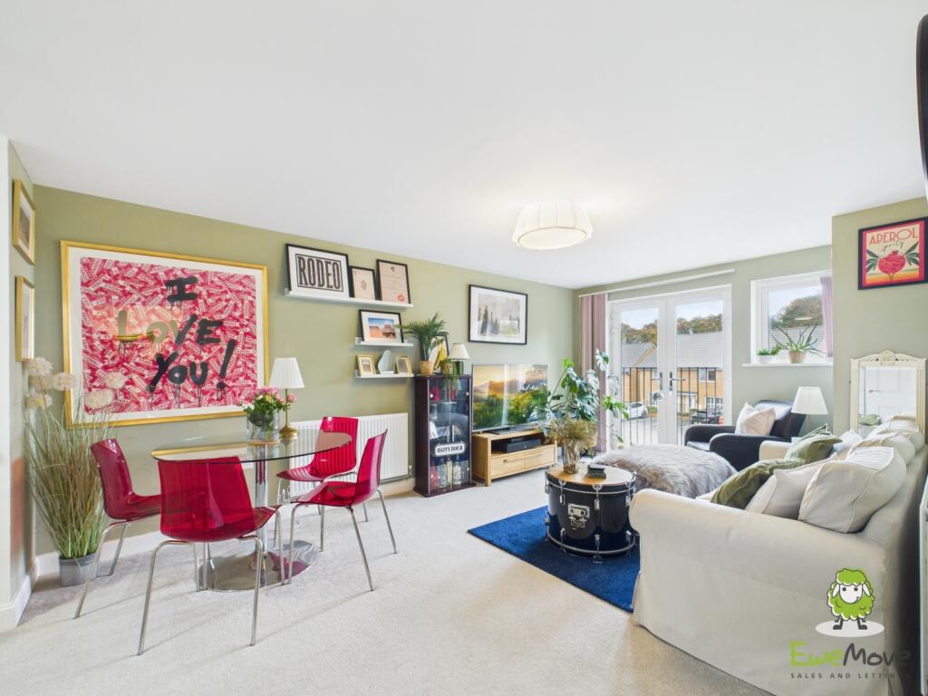 EweMove Estate Agents Basingstoke - Fleetlands Hou