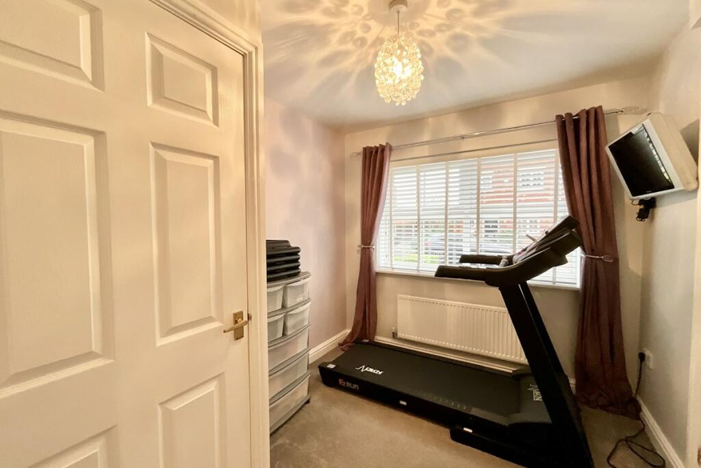 bedroom/office